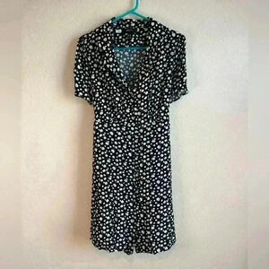 Forever 21 black daisy dress button front